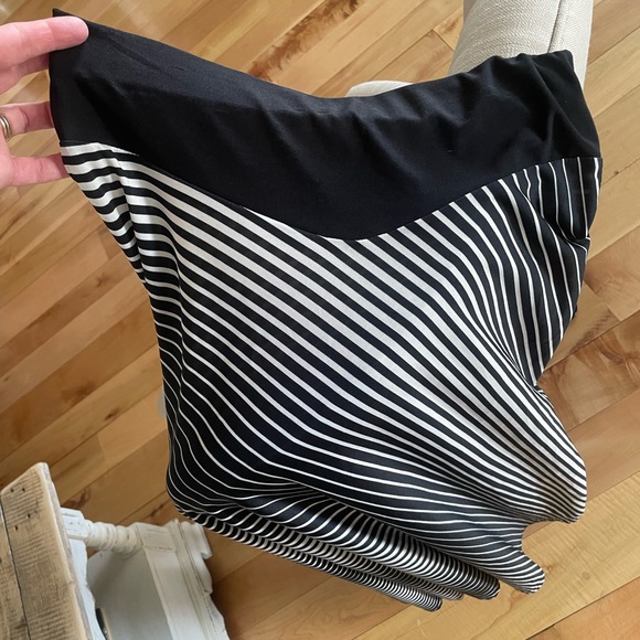 Stretchy full length skirt. Size Medium. - Picture 2 of 4